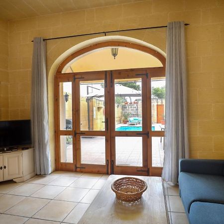 Superb Maltese Farmhouse With Private Pool Villa Victoria Bagian luar foto