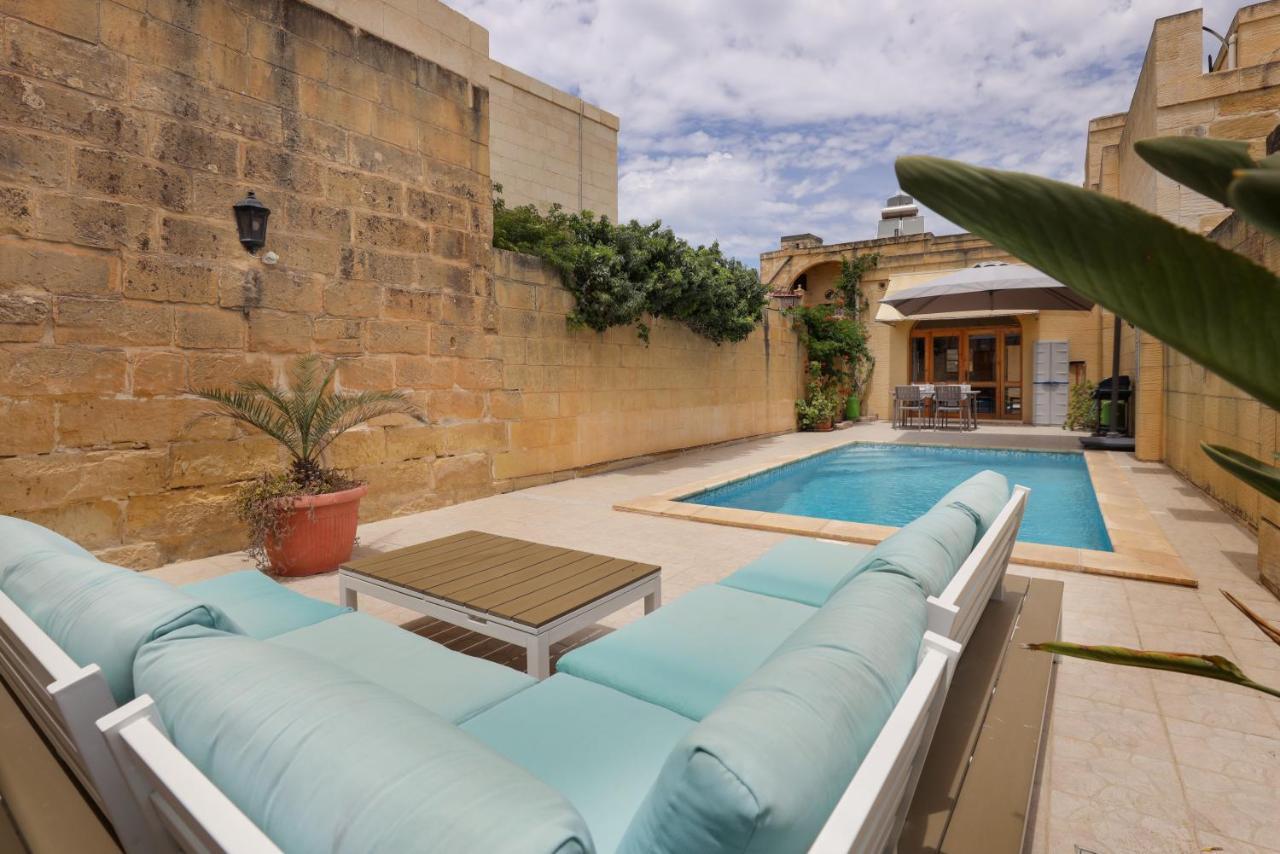 Superb Maltese Farmhouse With Private Pool Villa Victoria Bagian luar foto