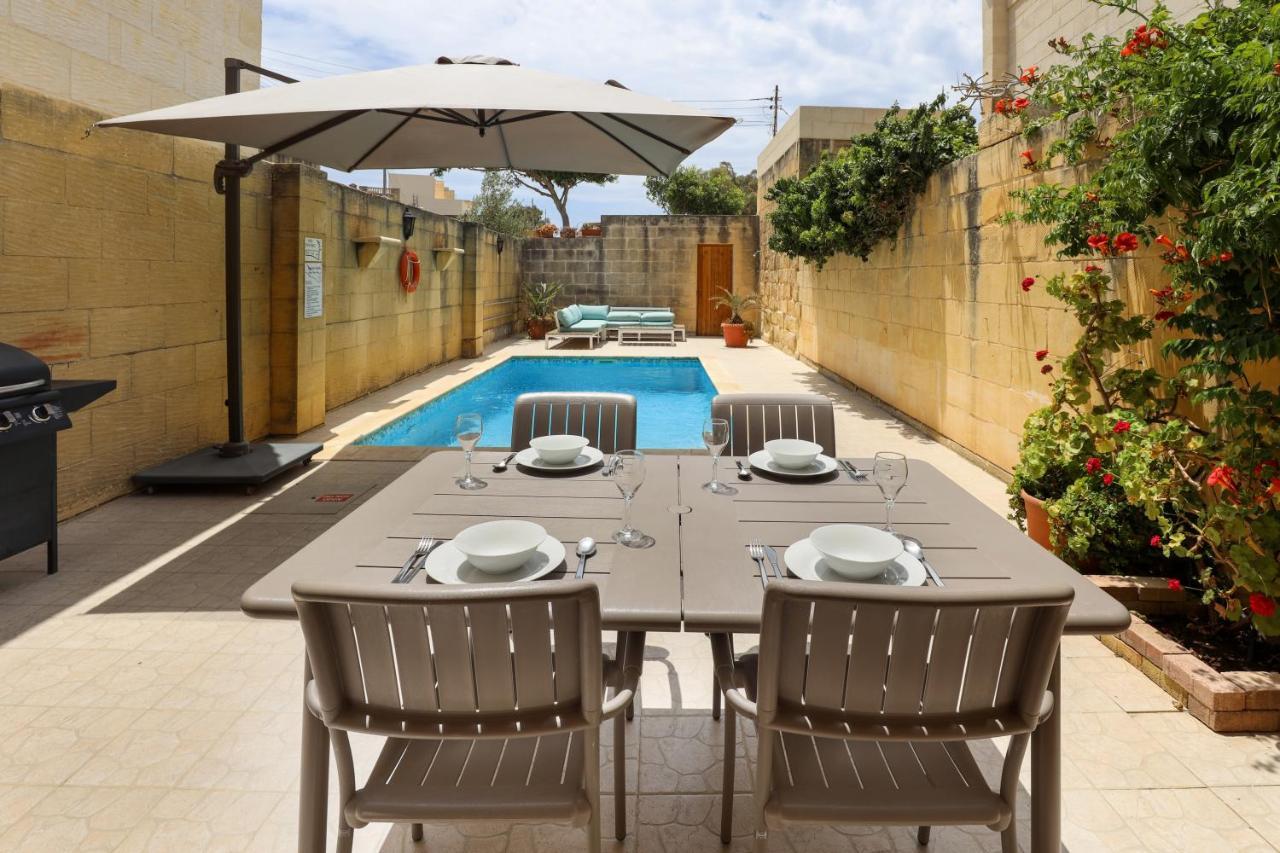 Superb Maltese Farmhouse With Private Pool Villa Victoria Bagian luar foto