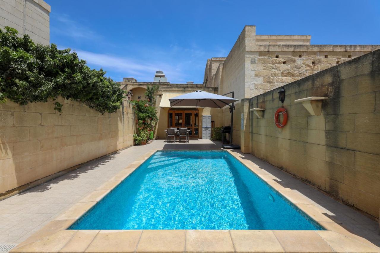 Superb Maltese Farmhouse With Private Pool Villa Victoria Bagian luar foto