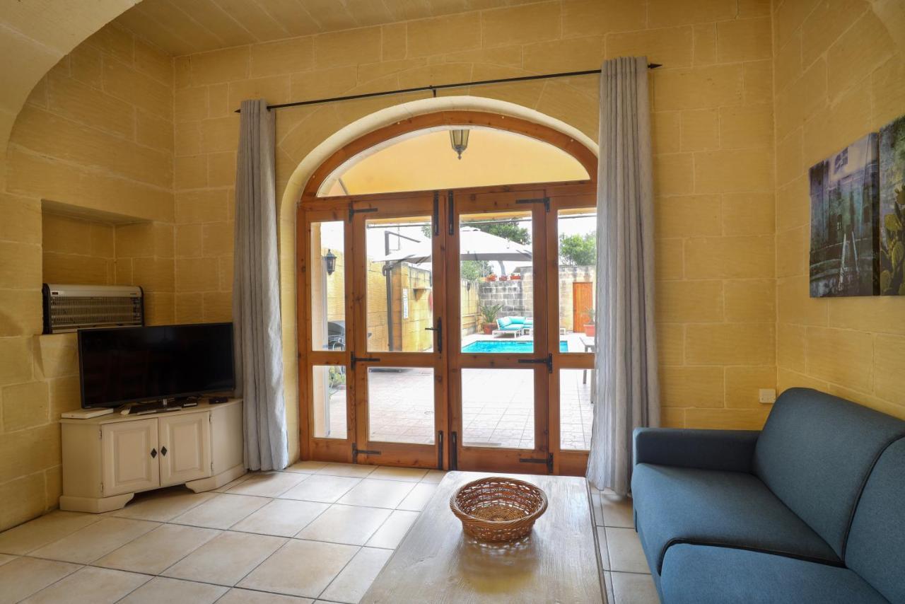 Superb Maltese Farmhouse With Private Pool Villa Victoria Bagian luar foto