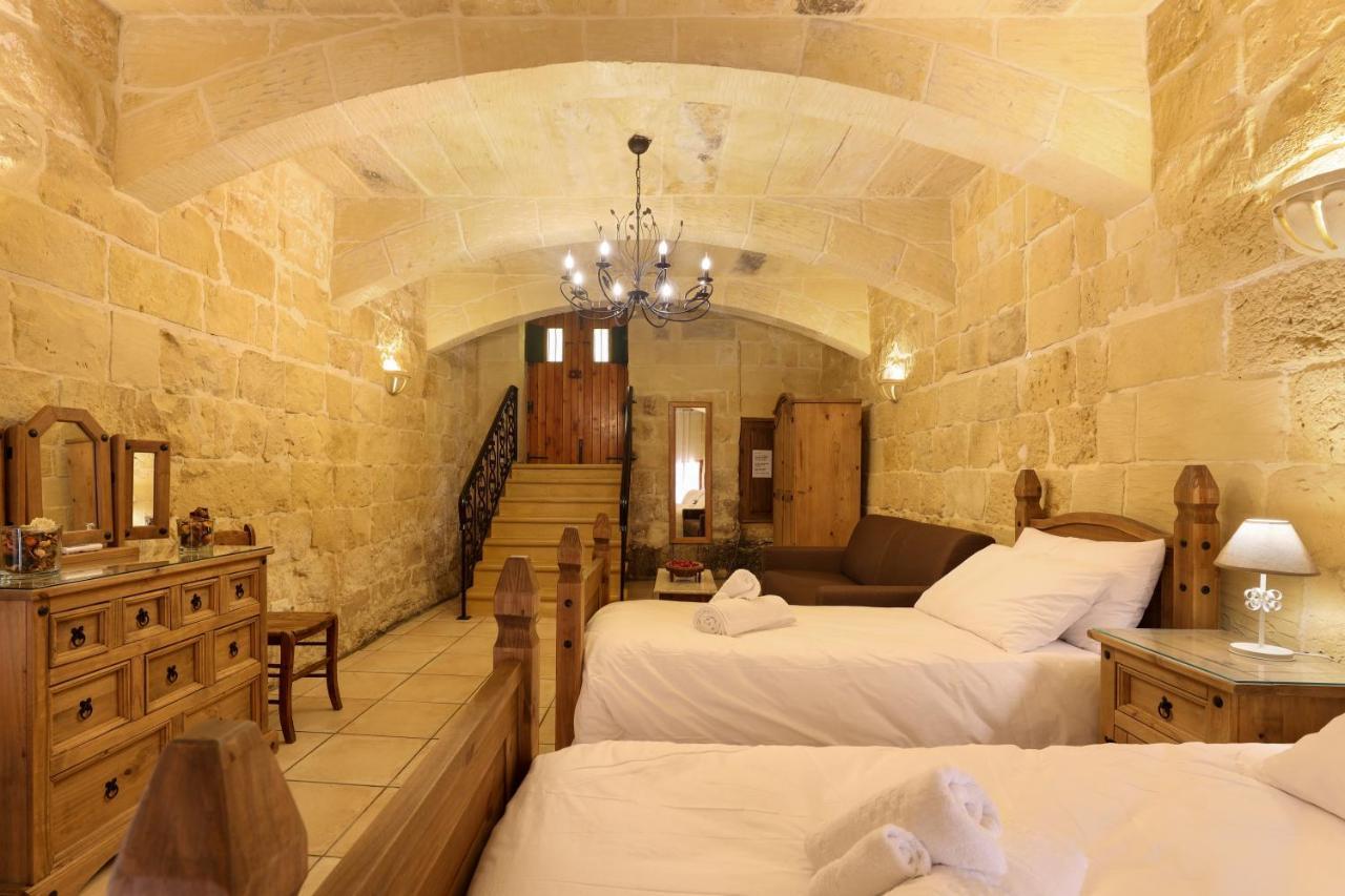 Superb Maltese Farmhouse With Private Pool Villa Victoria Bagian luar foto