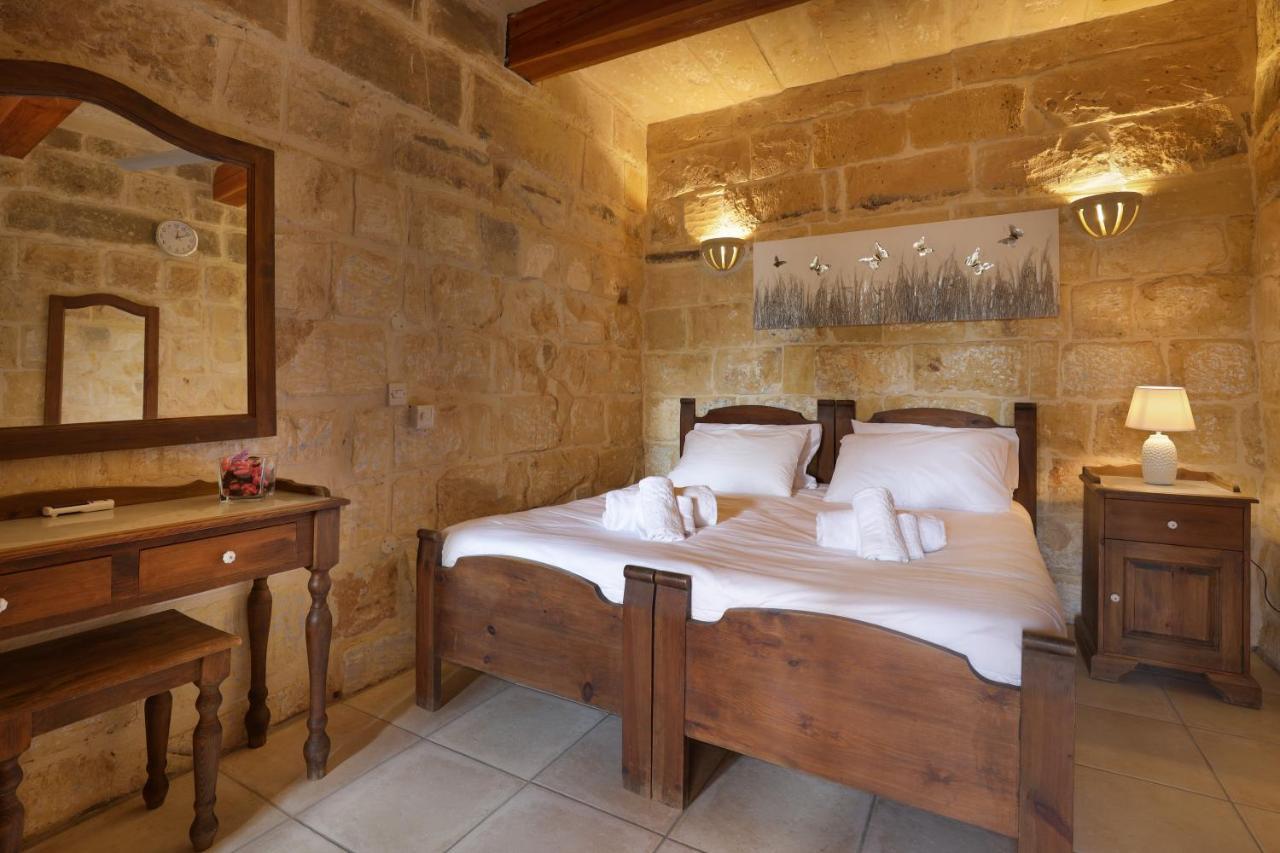 Superb Maltese Farmhouse With Private Pool Villa Victoria Bagian luar foto