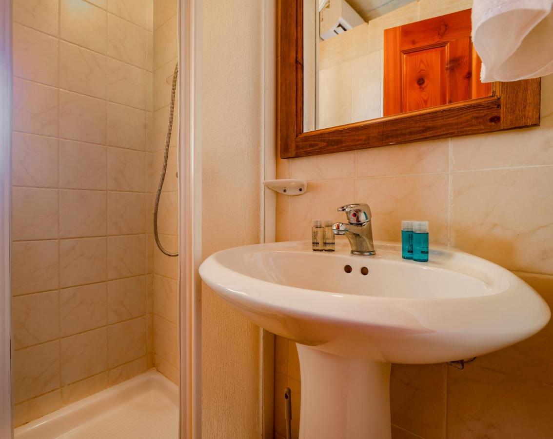 Superb Maltese Farmhouse With Private Pool Villa Victoria Bagian luar foto